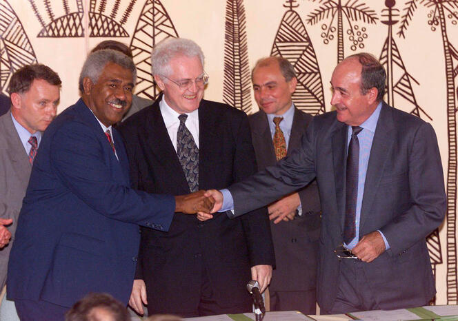 ©Pascal Guyot / AFP Accord de Nouméa © Pascal Guyot / AFP